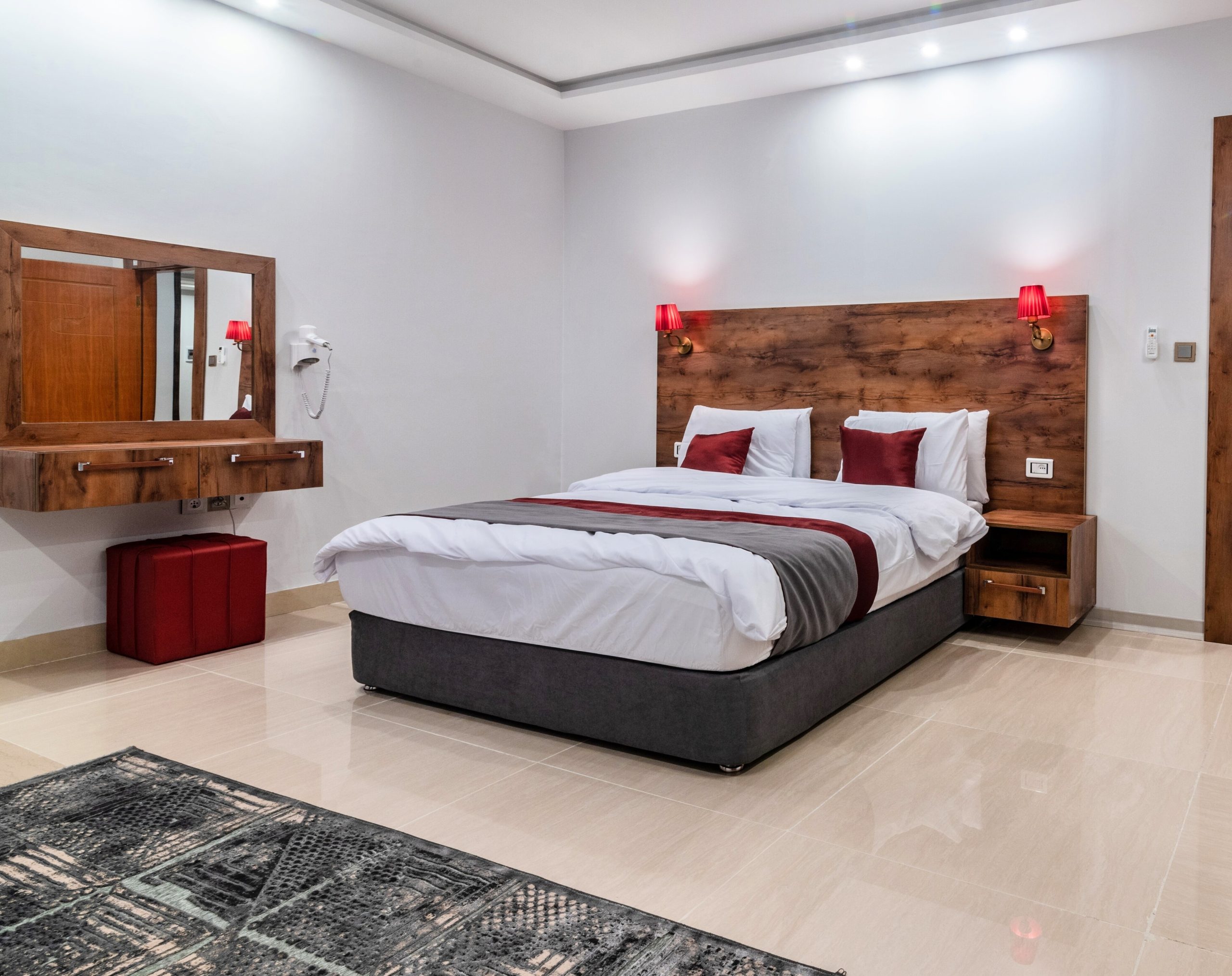 اتاق خواب سوییت یک‌خوابه VIP در هتل الیت قشم